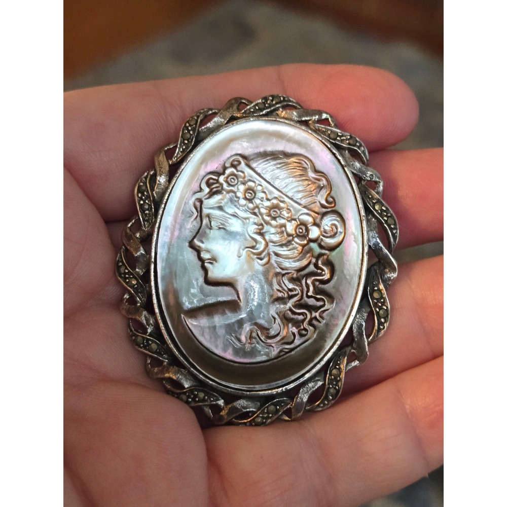 Sterling Silver Marcasite Abalone Shell Cameo Brooch On Original Sales Card Rare
